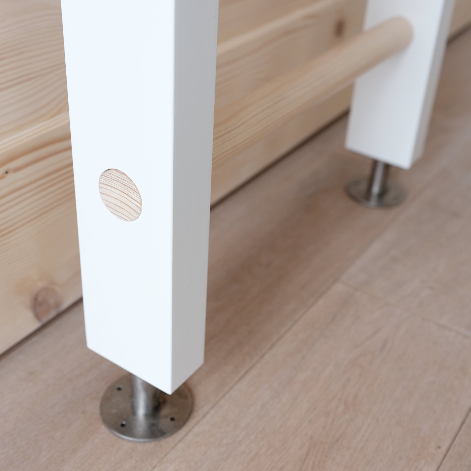 Detail Sprossenleiter mit Fussplatte.