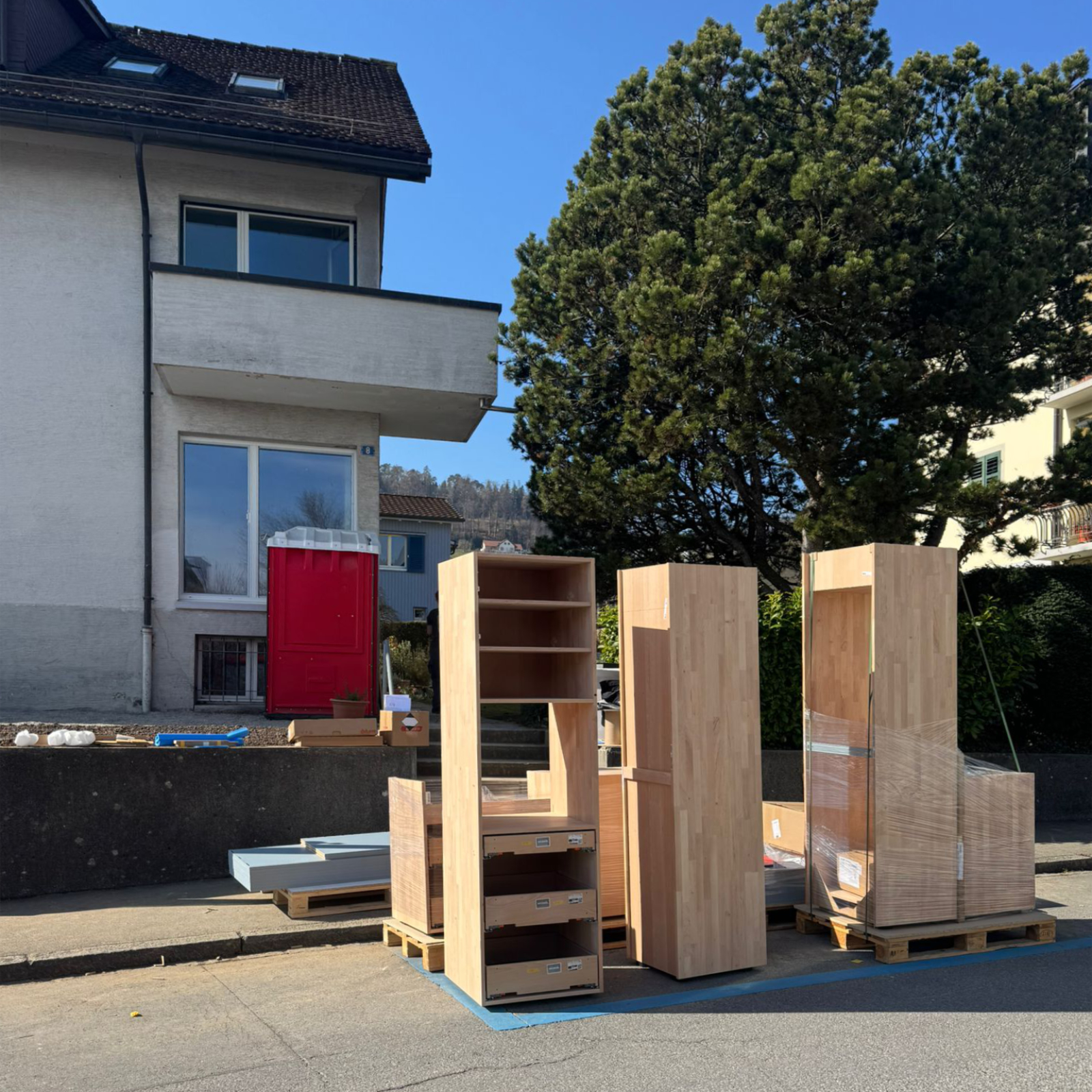 Anlieferung Holzmöbel