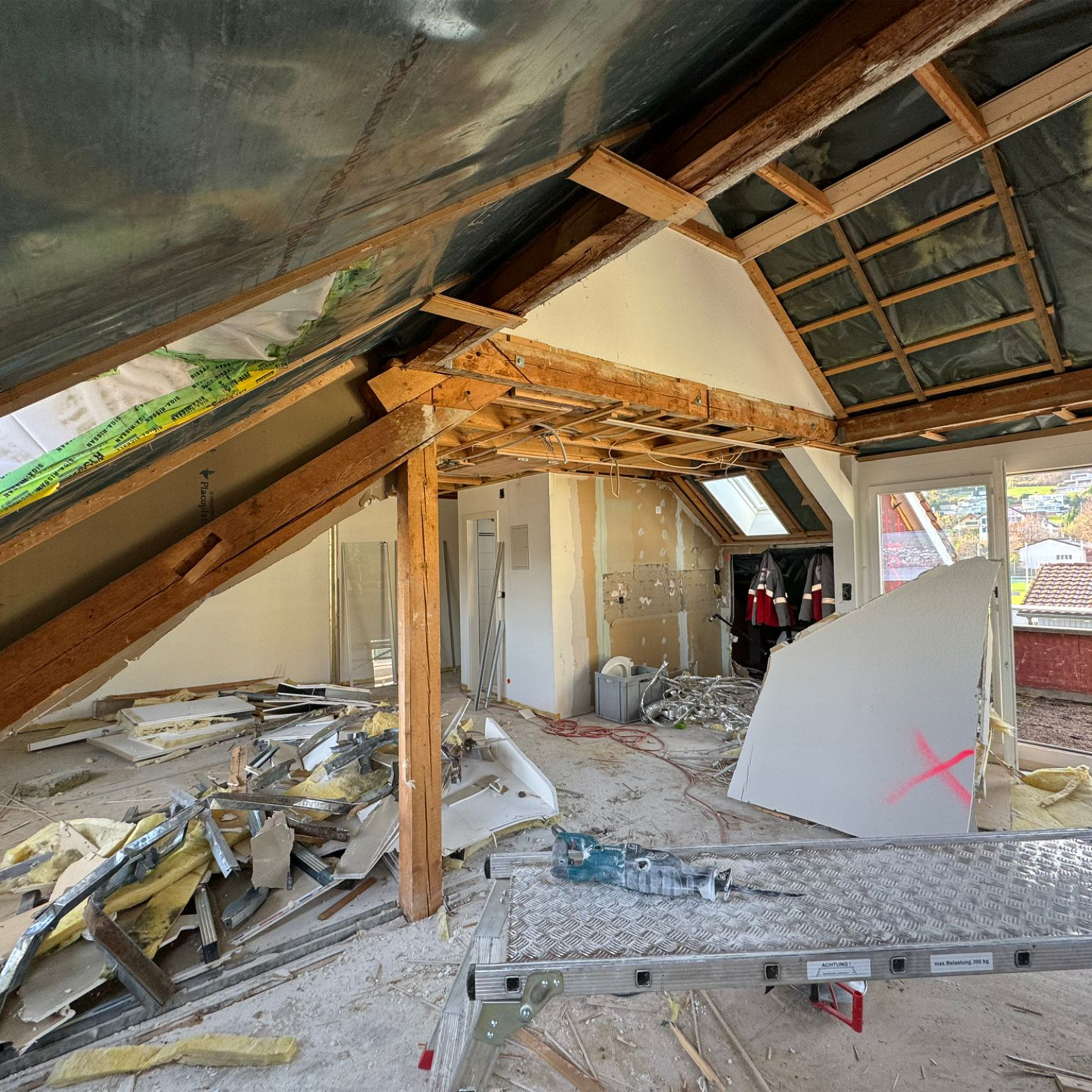 Rückbau Dachgeschoss mit bestehender Holzstruktur