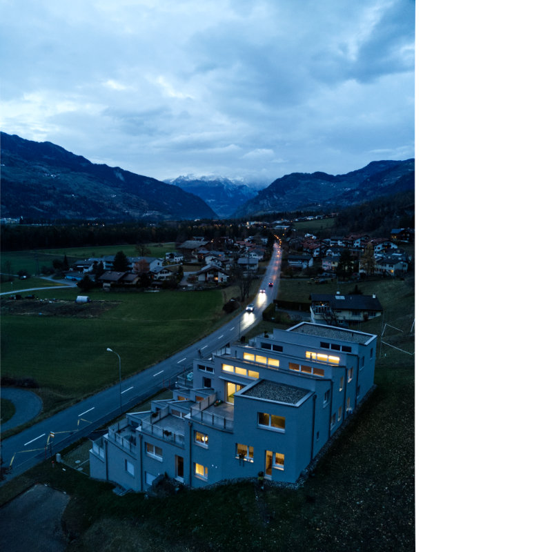 Domleschgerstrasse mit Aussicht Richtung Ringelspitz.
